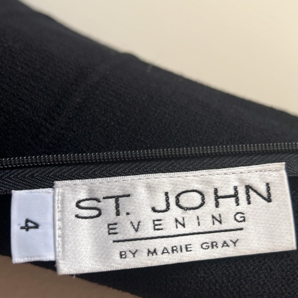 💕St. John Black Santana Knit V Neck Mini Dress 4 VGUC - Picture 7 of 9